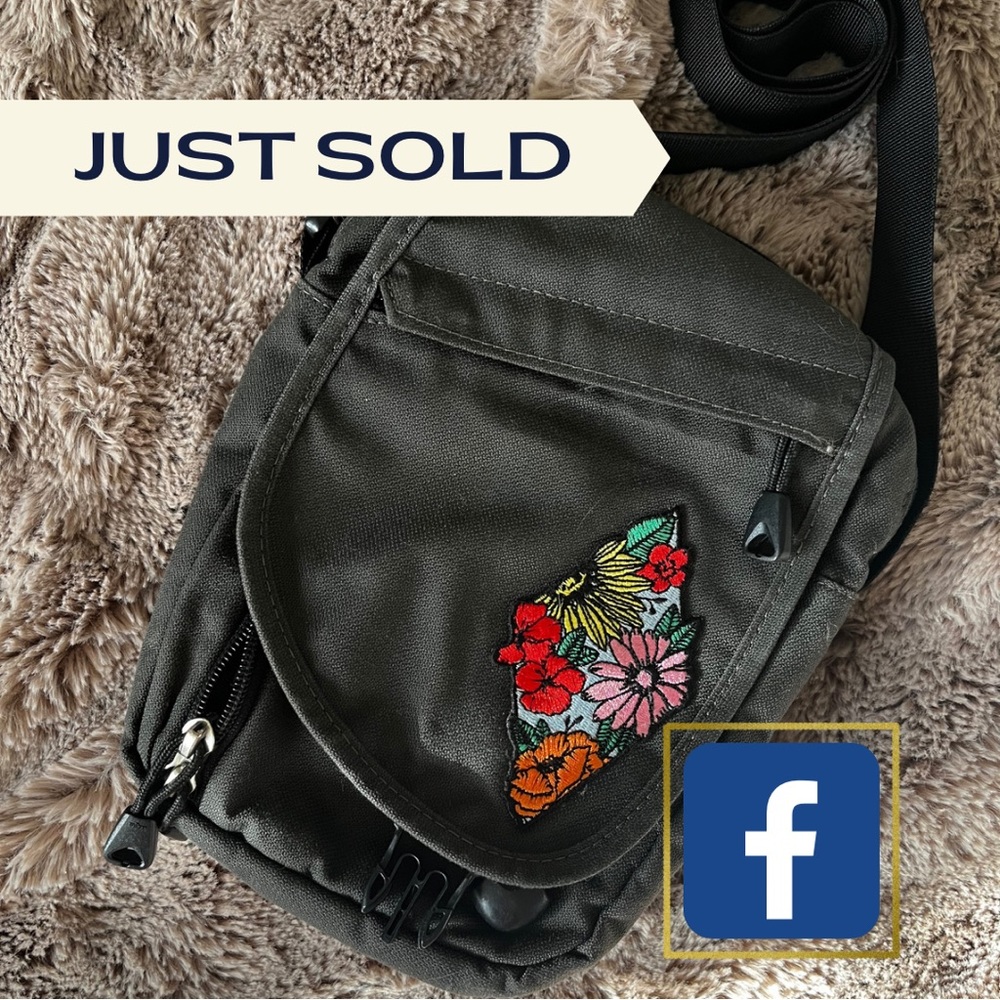REI Crossbody Bag (Vintage), Gray with Added Embroidery Patch, LOTS OF POCKETS